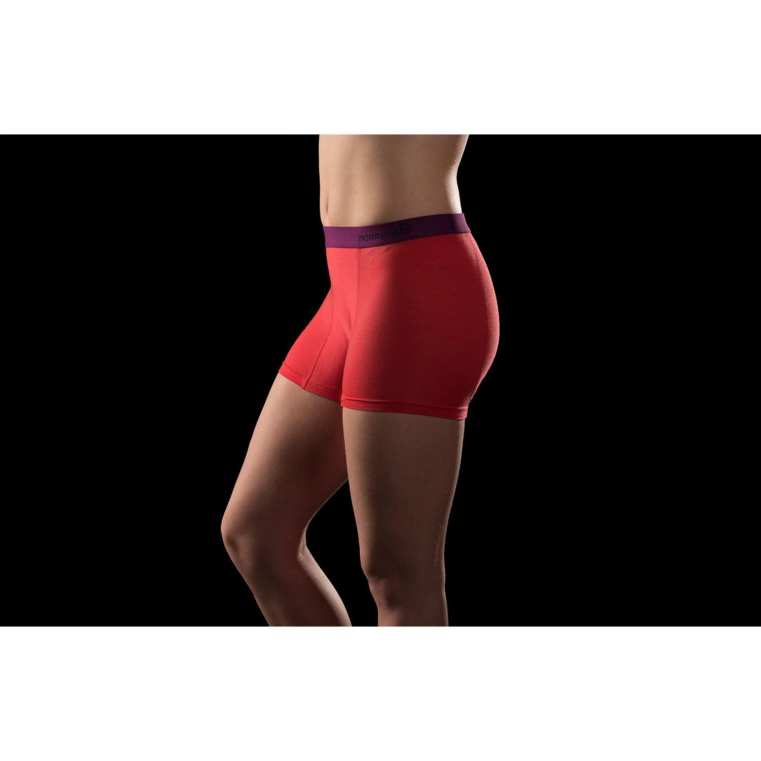 Norrona Boxer Femme - Wool - Crisp Ruby 5 Norrona Boxer Femme - Wool - Crisp Ruby – Image 5