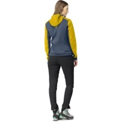 Norrona Veste Femme - Falketind Warm2 Octa Hood - Sulphur 9 Norrona Veste Femme - Falketind Warm2 Octa Hood - Sulphur -Norrona norrona falketind warm2 octa hood women sulphur model 2 1399563