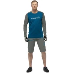 Norrona T-Shirt Manches Longues Homme - Fjørå Equaliser Lightweight - Mykonos Blue/Castor Grey -Norrona norrona fjora equaliser lightweight long sleeve shirt men mykonos blue castor grey model 1 1399601