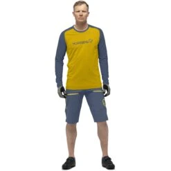 Norrona T-Shirt Manches Longues Homme - Fjørå Equaliser Lightweight - Sulphur/Vintage Indigo -Norrona norrona fjora equaliser lightweight long sleeve shirt men sulphur vintage indigo model 1 1399603