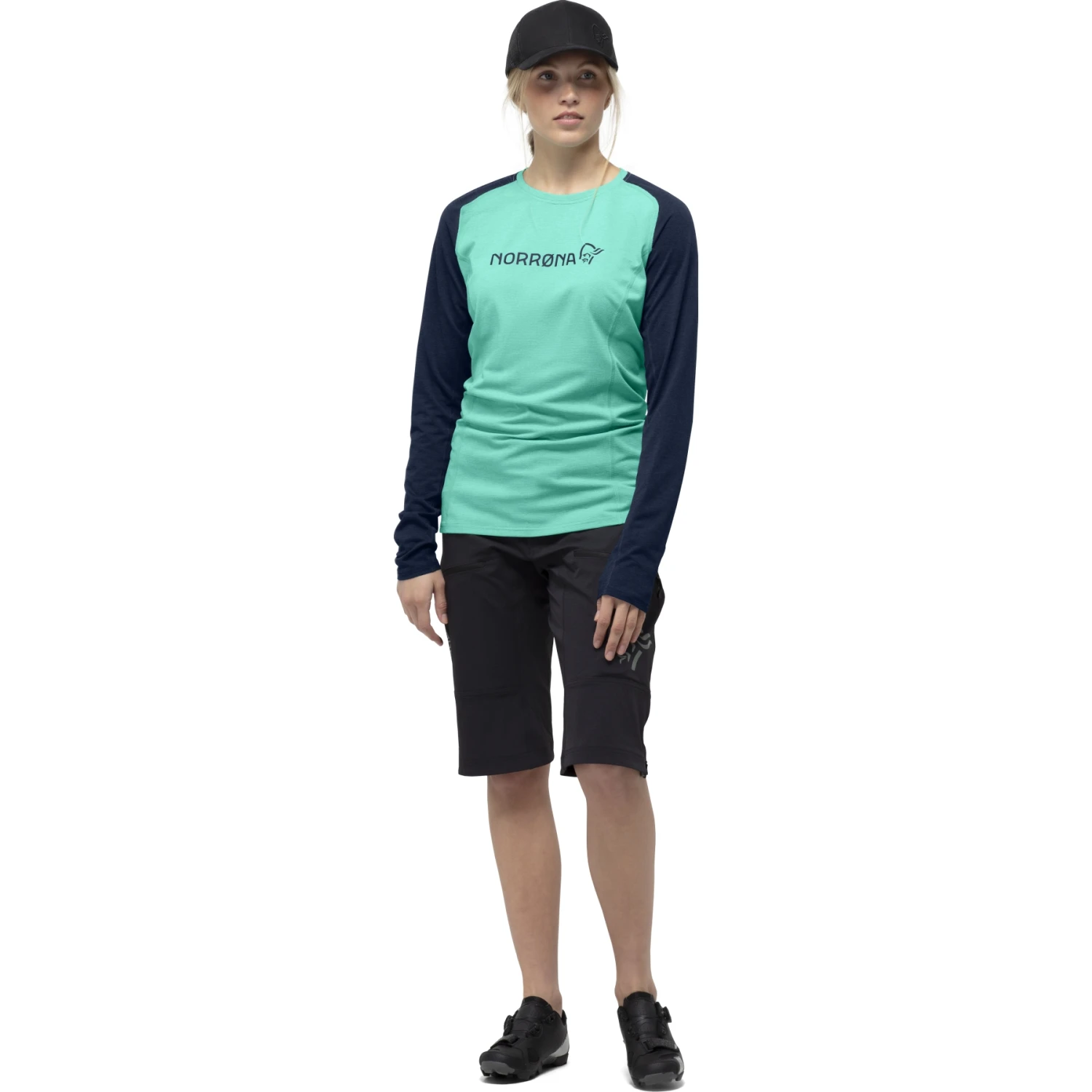 Norrona T-Shirt Manches Longues Femme - Fjørå Equaliser Lightweight - Arcadia/Indigo Night 4 Norrona T-Shirt Manches Longues Femme - Fjørå Equaliser Lightweight - Arcadia/Indigo Night – Image 4