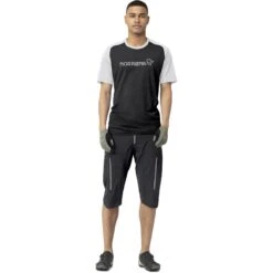 Norrona T-Shirt Homme - Fjørå Equaliser Lightweight - Caviar/Light Grey 8 Norrona T-Shirt Homme - Fjørå Equaliser Lightweight - Caviar/Light Grey -Norrona norrona fjora equaliser lightweight t shirt men caviar light grey model 1 1399605