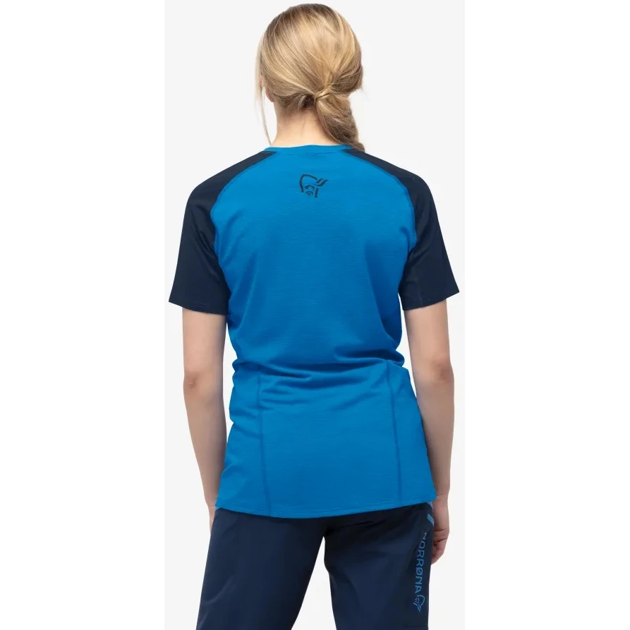 Norrona T-Shirt Femme - Fjørå Equaliser Lightweight - Indigo Night/Campanula 4 Norrona T-Shirt Femme - Fjørå Equaliser Lightweight - Indigo Night/Campanula – Image 4
