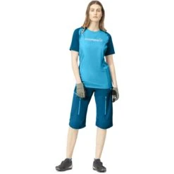 Norrona T-Shirt Femme - Fjørå Equaliser Lightweight - Mykonos Blue/Aquarius -Norrona norrona fjora equaliser lightweight t shirt women mykonos blue aquarius model 1 1399588