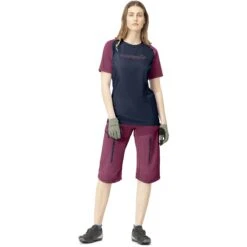 Norrona T-Shirt Femme - Fjørå Equaliser Lightweight - Violet Quartz/Indigo Night -Norrona norrona fjora equaliser lightweight t shirt women violet quartz indigo night model 1 1399599