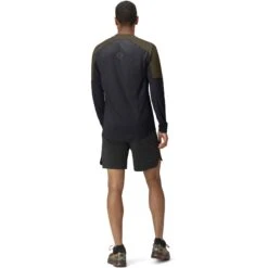 Norrona T-Shirt Manches Longues Homme - Senja Equaliser Lightweight - Olive Night -Norrona norrona senja equaliser lightweight long sleeve men olive night model 2 1399855