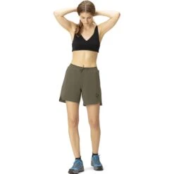 Norrona Short Femme - Senja Flex1 8 Inch - Olive Night -Norrona norrona senja flex1 8 inch shorts women olive night model 1 1399938