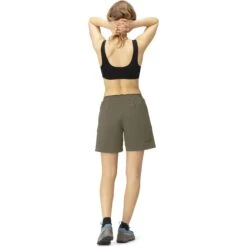 Norrona Short Femme - Senja Flex1 8 Inch - Olive Night -Norrona norrona senja flex1 8 inch shorts women olive night model 2 1399939